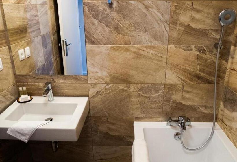 سوییت خانوادگی, A7 Apartments