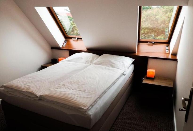 سوییت خانوادگی, A7 Apartments