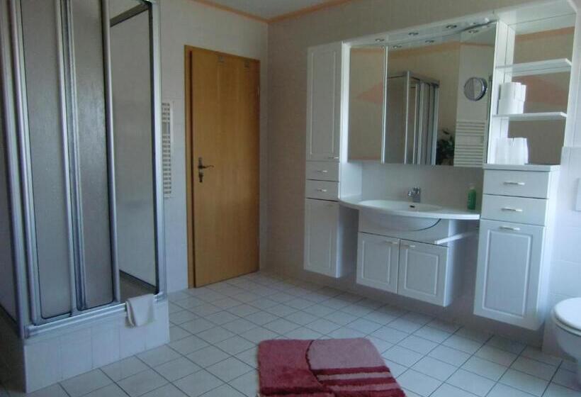 2 Bedrooms Apartment Lake View, Ferienanlage Direkt Am Beetzsee