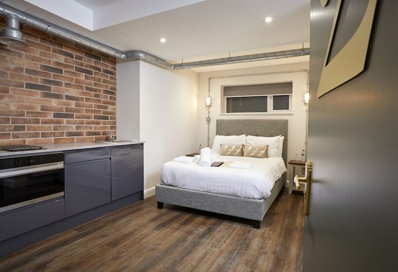 Студия Стандарт, Three Cranes Serviced Apartments