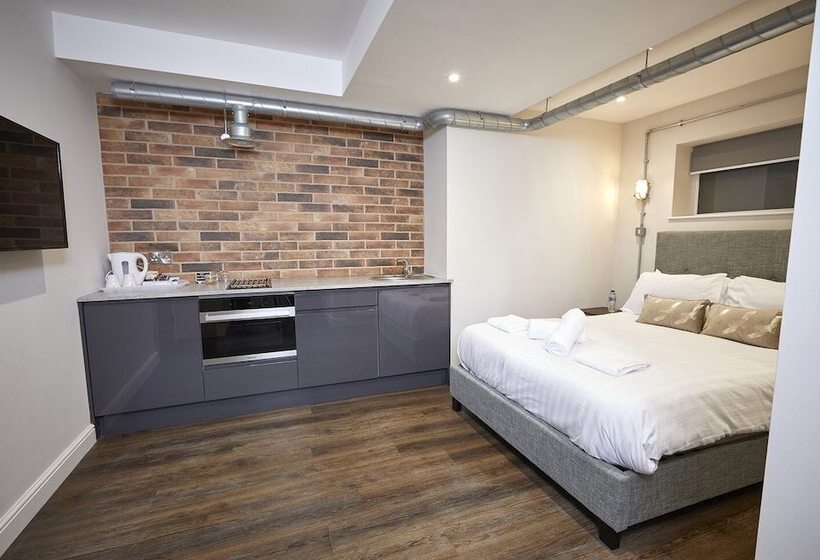 استودیوی استاندارد, Three Cranes Serviced Apartments