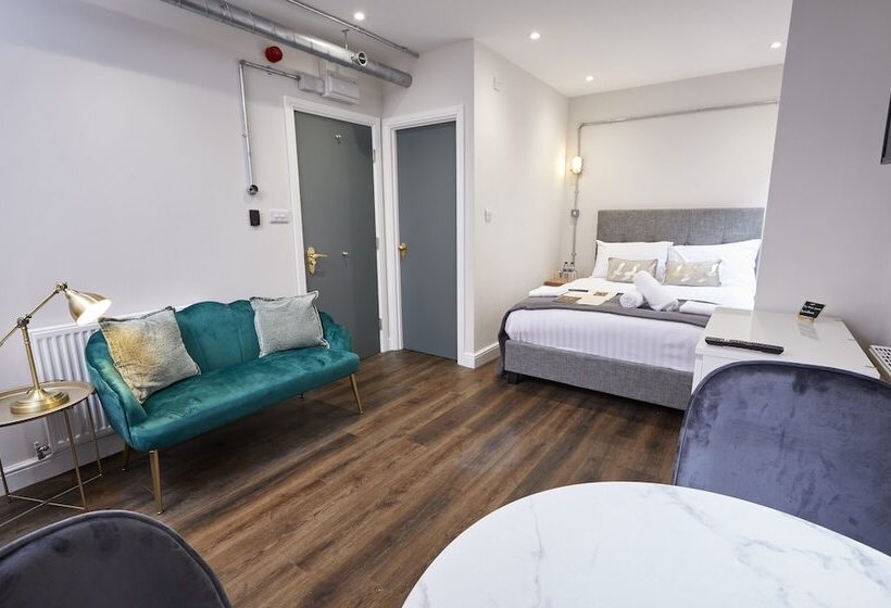 استودیوی لوکس, Three Cranes Serviced Apartments