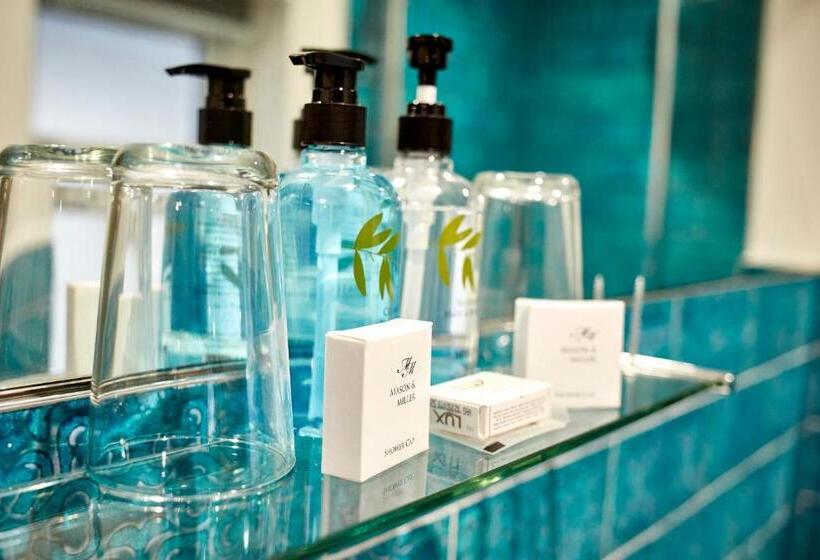 استودیوی سوپریور, Three Cranes Serviced Apartments