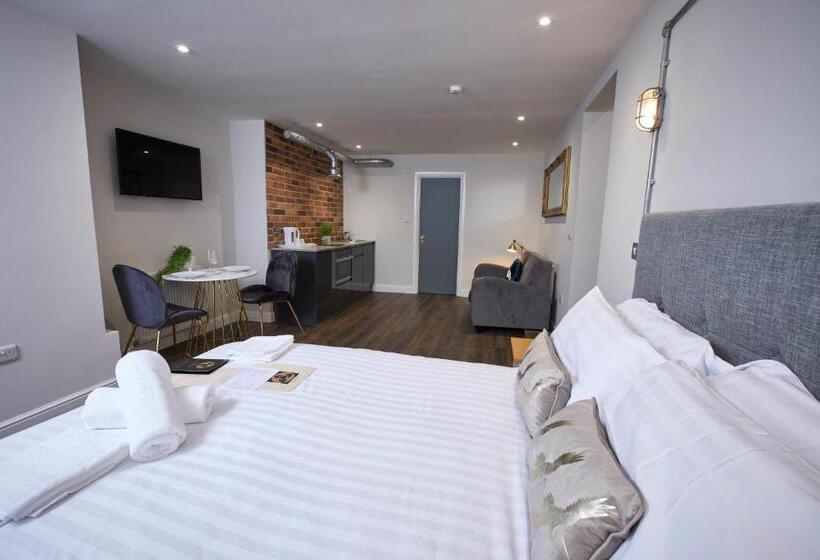 استودیوی سوپریور, Three Cranes Serviced Apartments