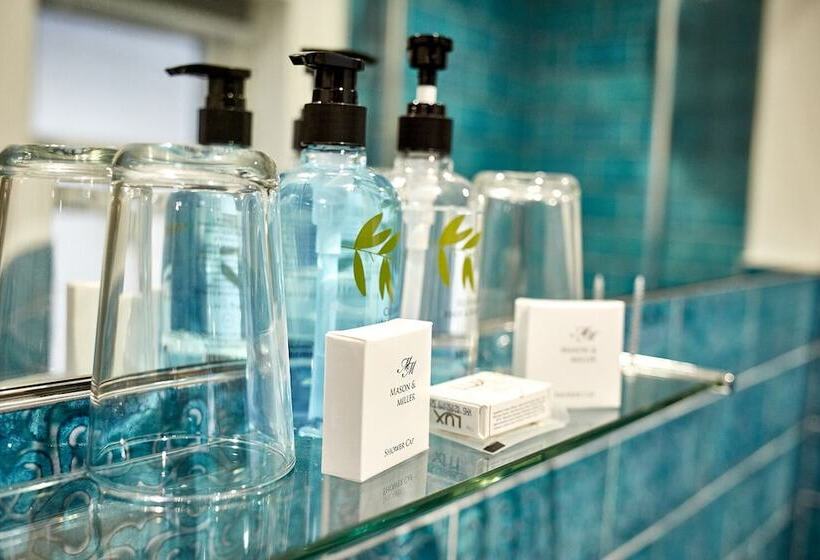 استودیوی سوپریور, Three Cranes Serviced Apartments