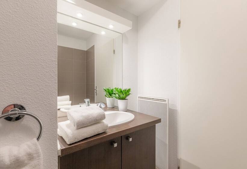 Апартаменты 2 Спальни, Appart City Confort Toulouse Aéroport Cornebarrieu