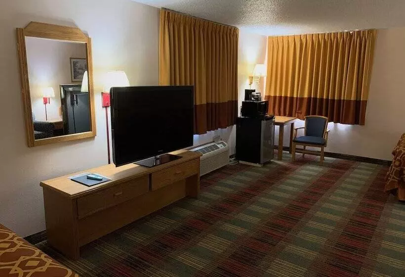 デラックストリプルルーム, Budgetinn & Suites