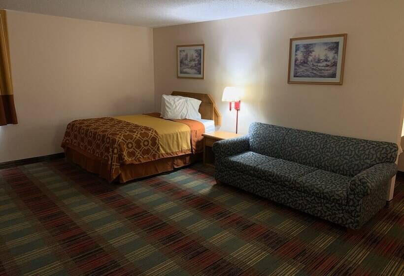 Трехместный Номер Deluxe, Budgetinn & Suites