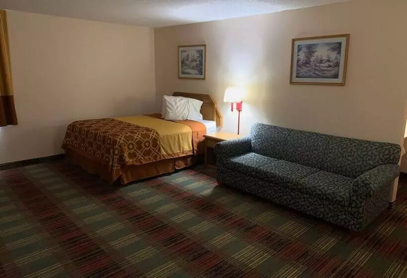 デラックストリプルルーム, Budgetinn & Suites