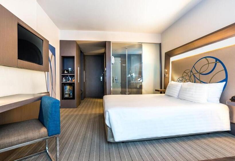 اتاق سوپریور با تخت بزرگ, Four Points by Sheraton Bangkok Ploenchit