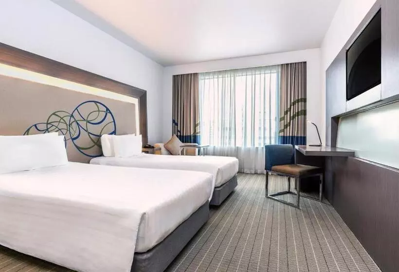اتاق لوکس با چشم‌انداز شهر, Four Points by Sheraton Bangkok Ploenchit