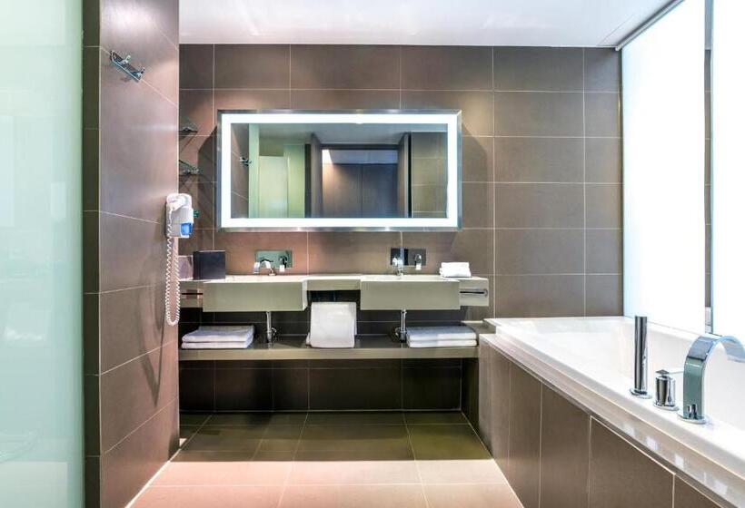 سوئیت با تخت بزرگ, Four Points by Sheraton Bangkok Ploenchit