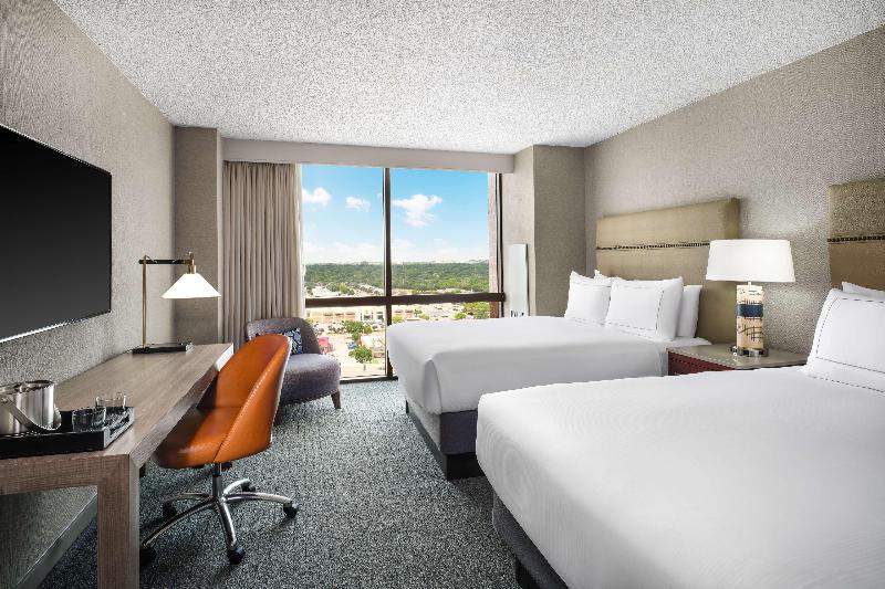 غرفة قياسية لذوى الاحتياجات الخاصة, Hilton Richardson Dallas