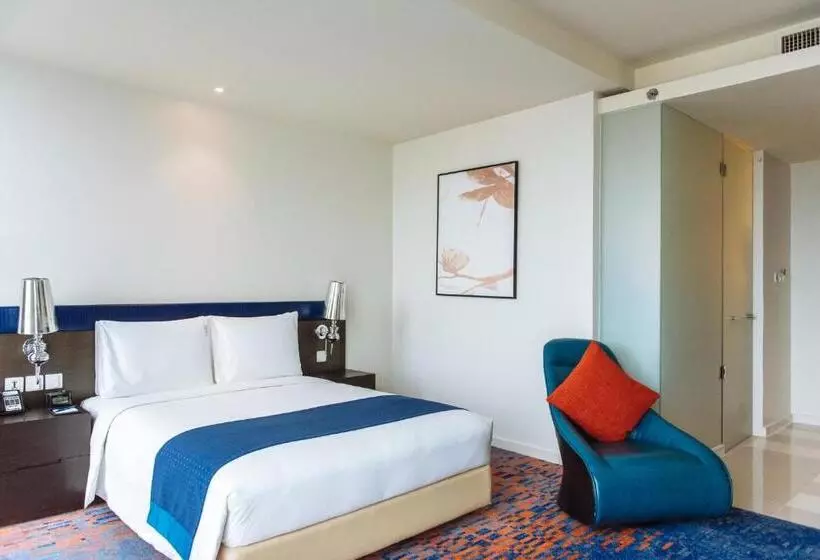 スタンダードシティビュールーム, Holiday Inn Express Bangkok Siam, An Ihg