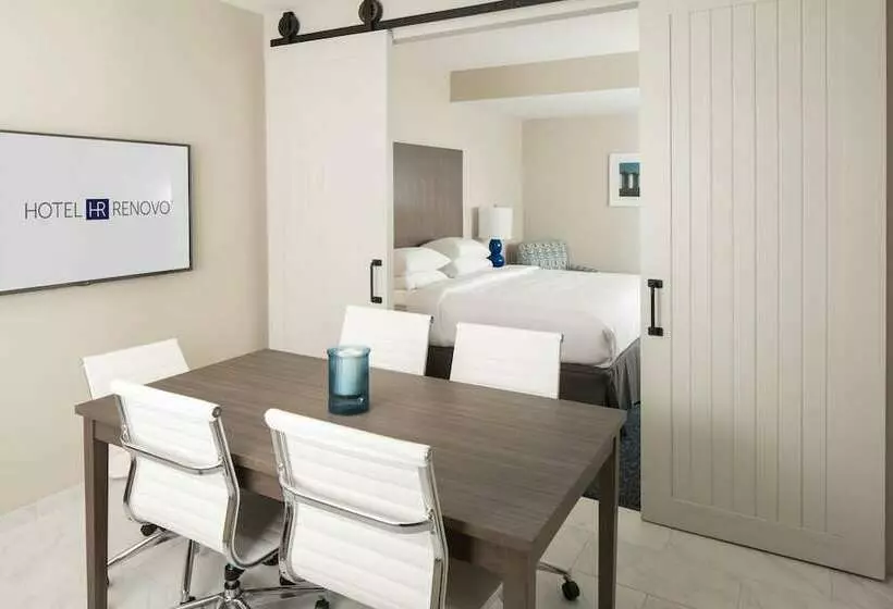 スイート, Renovo Des Moines Urbandale,tapestry Collection Hilton