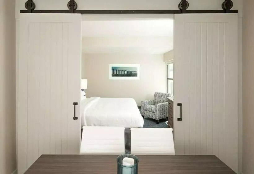 スイート, Renovo Des Moines Urbandale,tapestry Collection Hilton