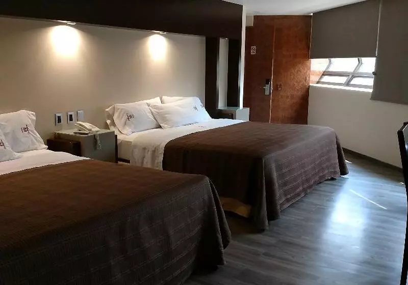 プールビュースタンダードルーム, Renovo Des Moines Urbandale,tapestry Collection Hilton