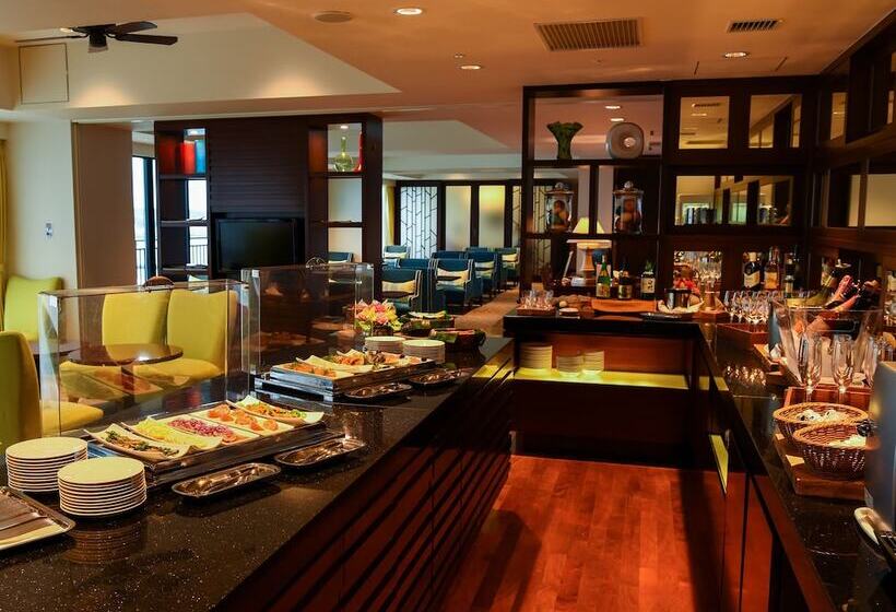 جناح ملكى, Southern Beach Hotel & Resort