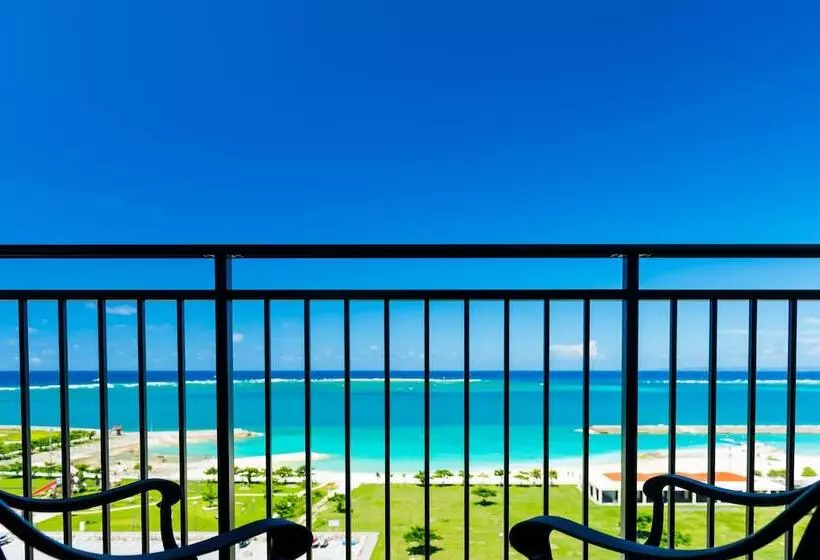 オーシャンビューのプレミアムルーム。, Southern Beach Hotel & Resort