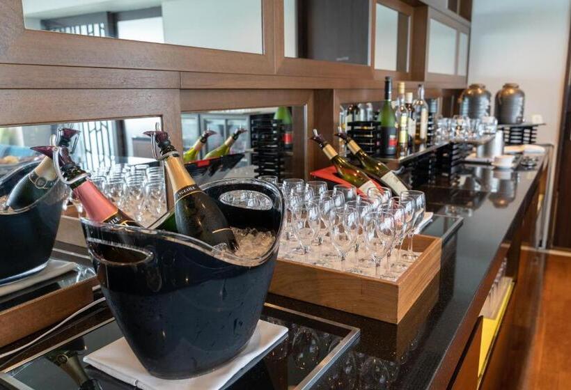 סוויטה מלכותית, Southern Beach Hotel & Resort