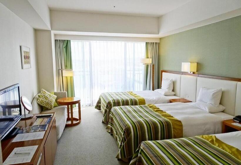 חדר דלוקס לשלושה עף נוף, Southern Beach Hotel & Resort