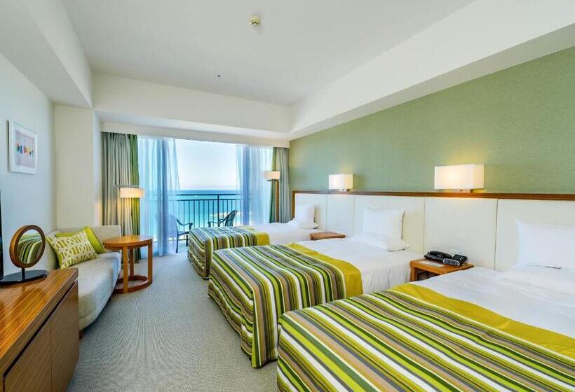 غرفة ديلوكس ثلاثية مطلة على البحر, Southern Beach Hotel & Resort