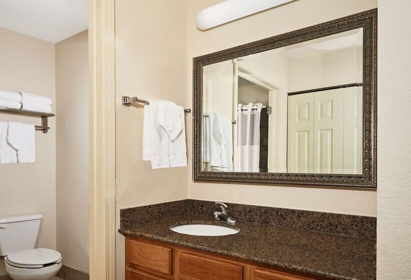 Студия Стандарт, Staybridge Suites Milwaukee Airport South, An Ihg