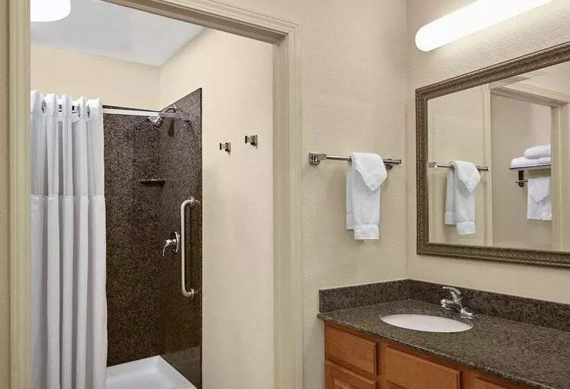 身障者適用スタンダードルーム, Staybridge Suites Milwaukee Airport South, An Ihg