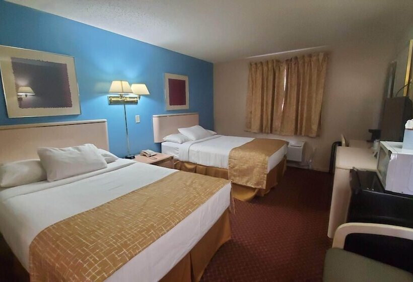 带2个双人床的标准工作室, Travelodge By Wyndham Hershey