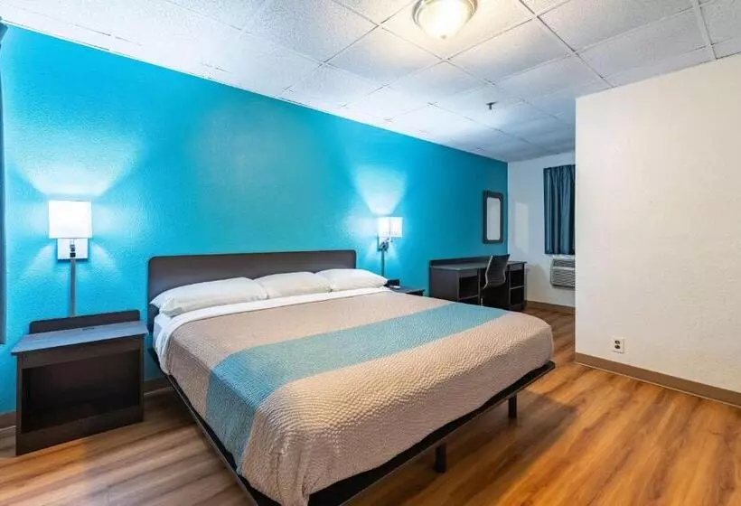 キングサイズベッドのスタンダードルーム, Motel 6 elmsford, Ny  White Plains