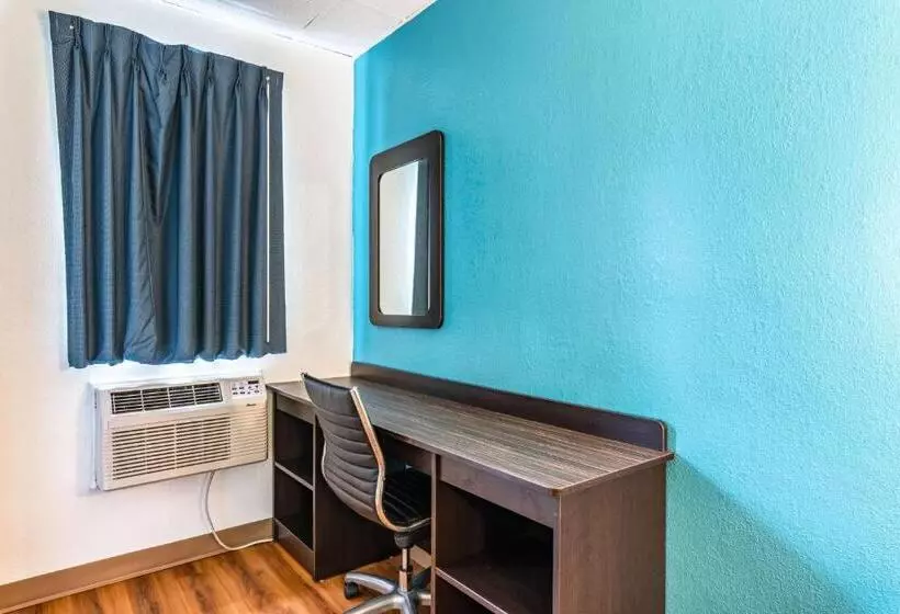 キングサイズベッドのスタンダードルーム, Motel 6 elmsford, Ny  White Plains