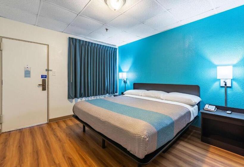 带大床的标准间, Motel 6 elmsford, Ny  White Plains