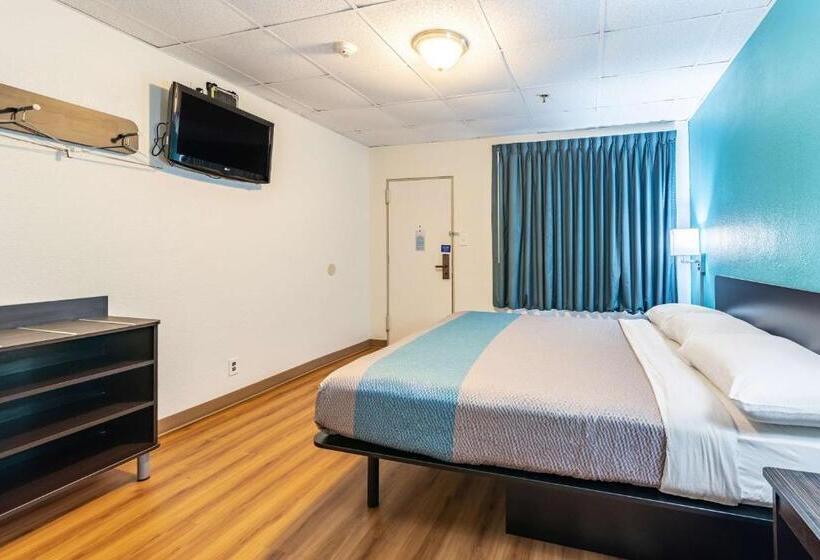 غرفة قياسية سرير كينج, Motel 6 elmsford, Ny  White Plains