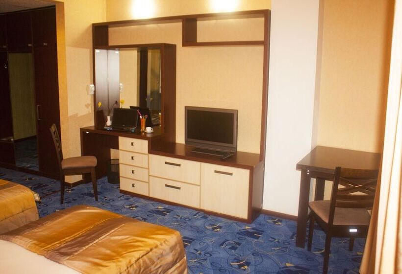 اتاق استاندارد, Nork Residence