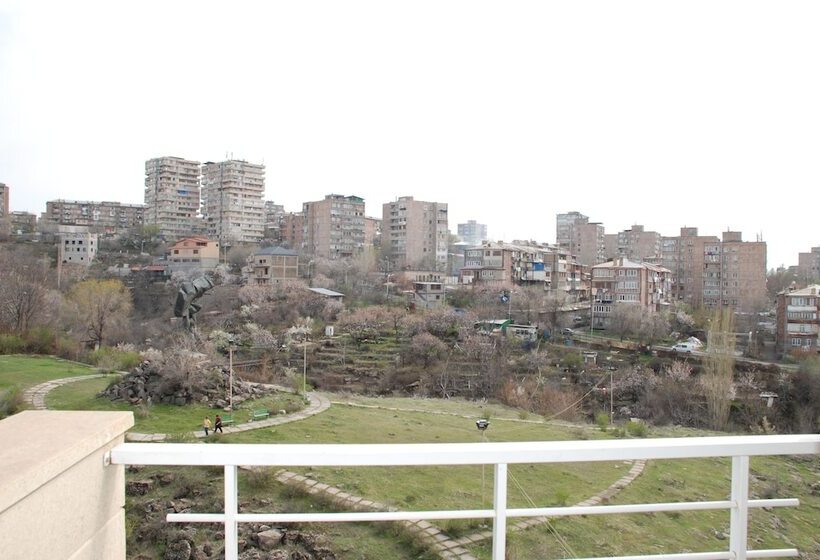 اتاق لوکس, Nork Residence