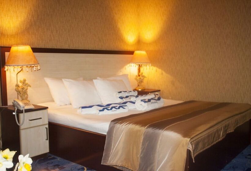 اتاق لوکس, Nork Residence