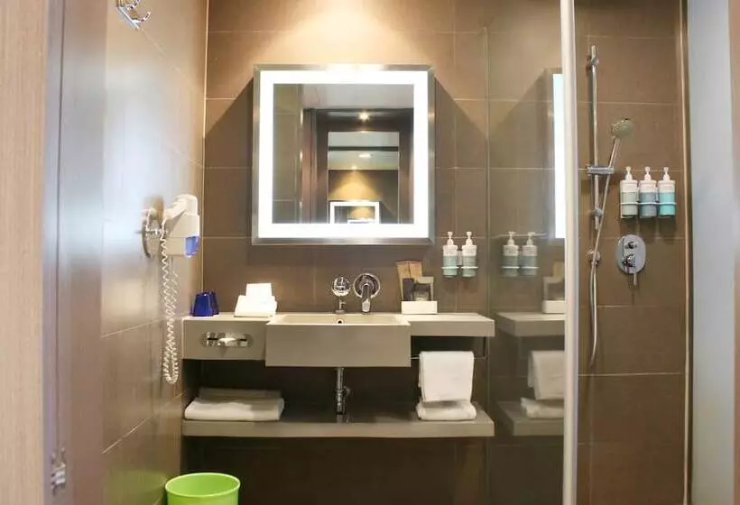 اتاق سوپریور, Four Points by Sheraton Bangkok Ploenchit