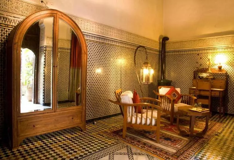 اتاق لوکس, Riad Al Bartal