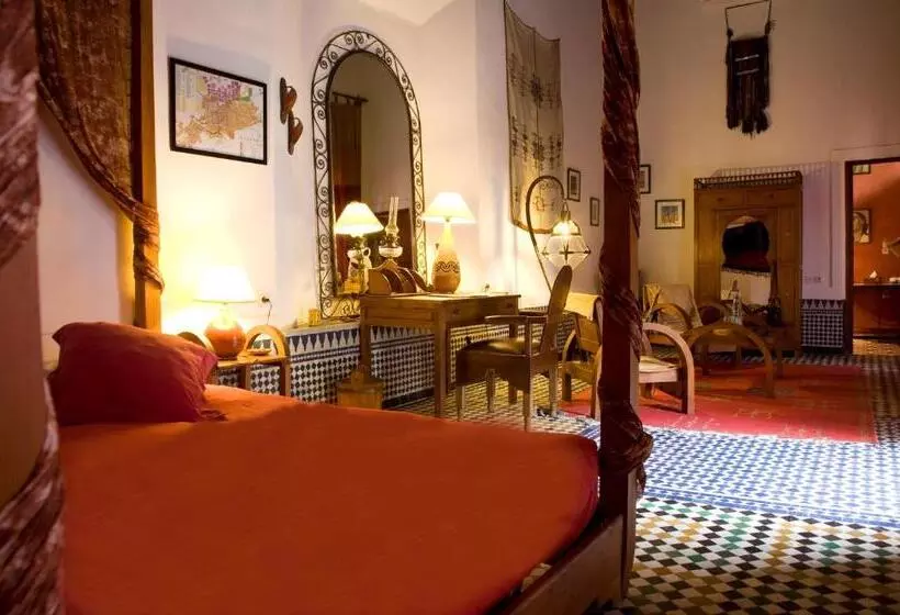 اتاق لوکس, Riad Al Bartal
