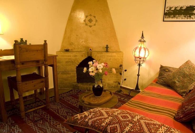 标准间, Riad Al Bartal