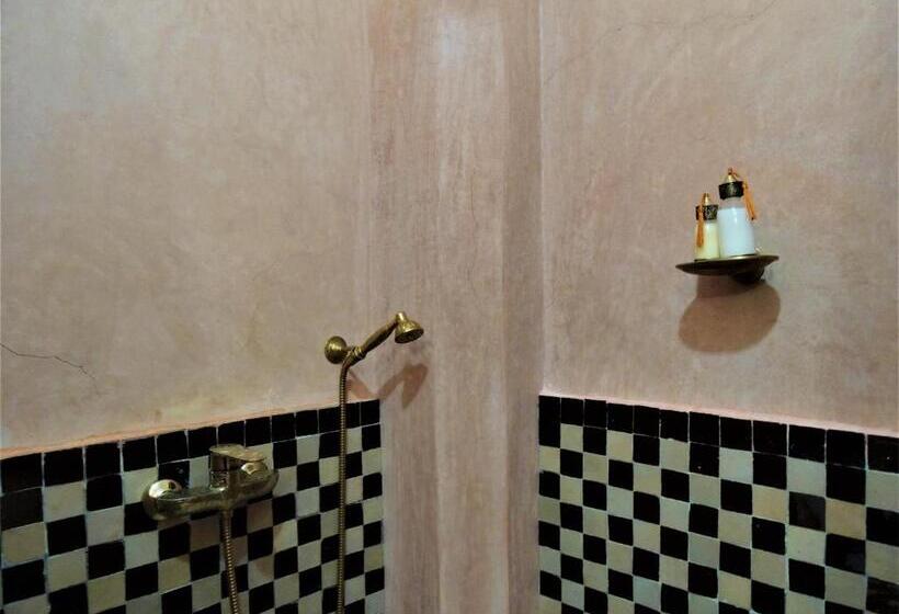 اتاق لوکس, Riad Tizgui