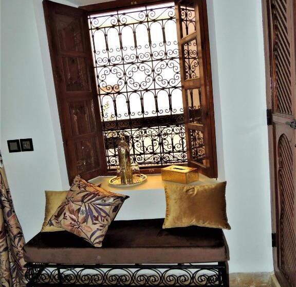 اتاق لوکس, Riad Tizgui