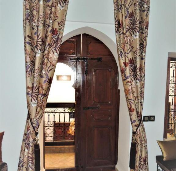 اتاق لوکس, Riad Tizgui