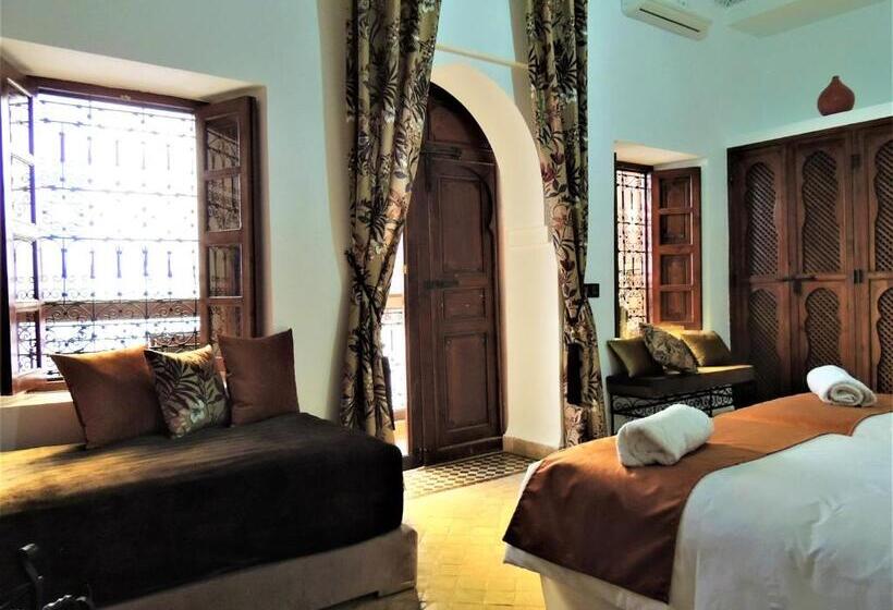 اتاق لوکس, Riad Tizgui