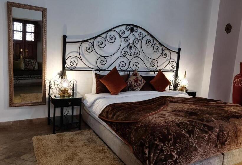 اتاق لوکس, Riad Tizgui