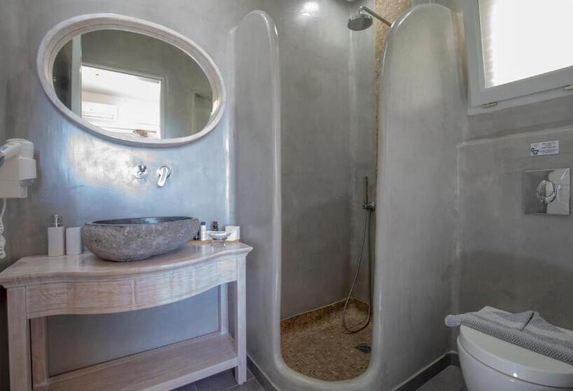 스탠다드 스튜디오, Erato Apartments