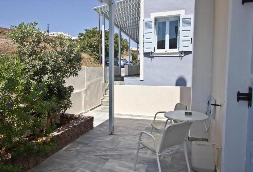스탠다드 스튜디오, Erato Apartments
