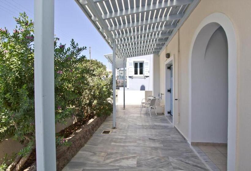 스탠다드 스튜디오, Erato Apartments