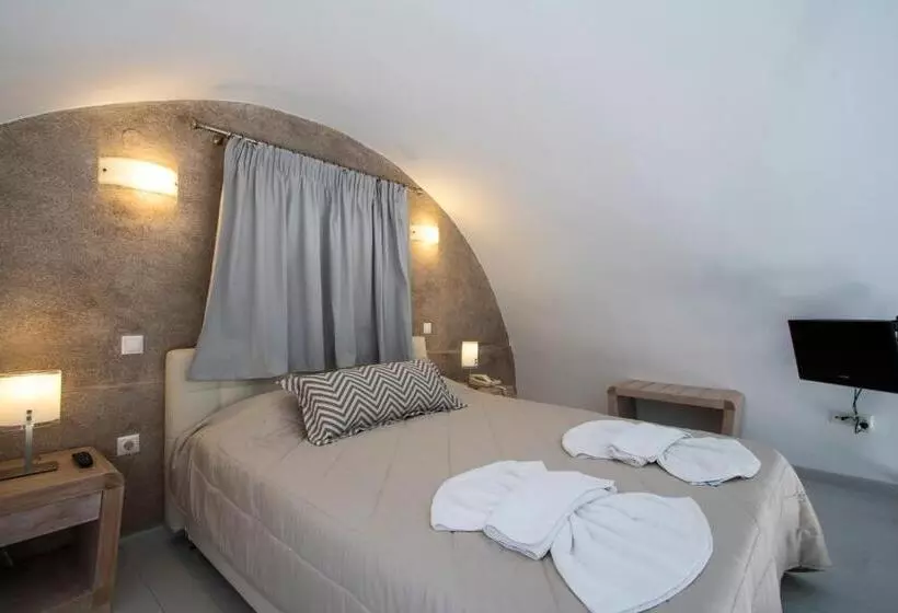 ドゥプレックスルーム, Erato Apartments