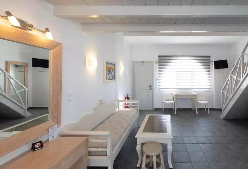 ドゥプレックスルーム, Erato Apartments